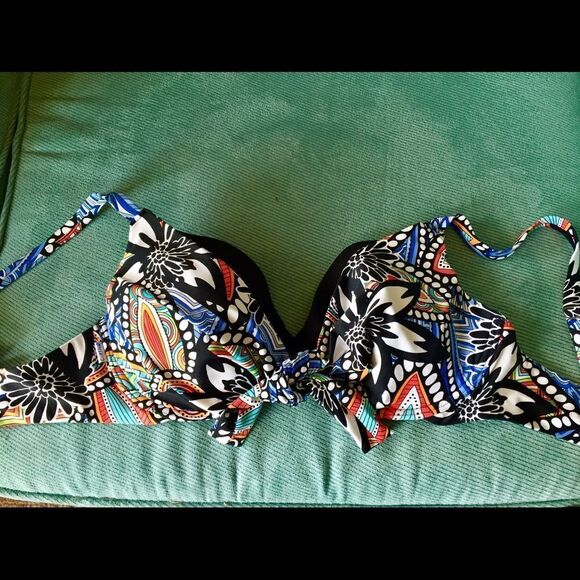 Beautiful bikini push up top by Captiva size small - Picture 1 of 1